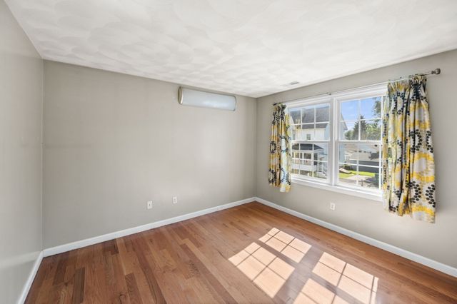 388 Varnum Ave, Lowell, MA 01854