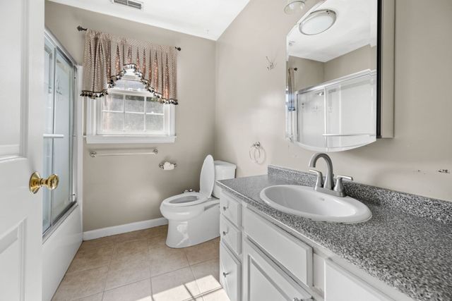 388 Varnum Ave, Lowell, MA 01854