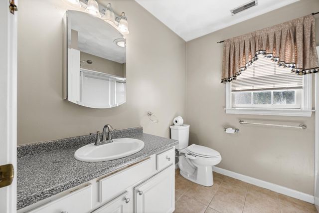 388 Varnum Ave, Lowell, MA 01854