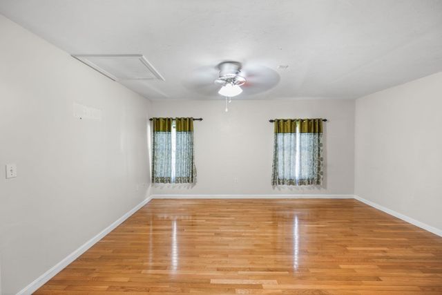 388 Varnum Ave, Lowell, MA 01854