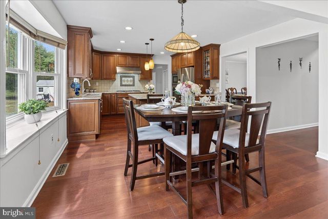 43 SARATOGA DR, West Windsor, NJ 08550