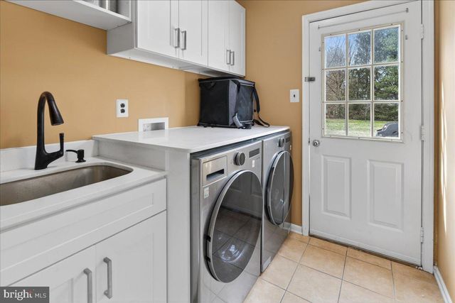 43 SARATOGA DR, West Windsor, NJ 08550