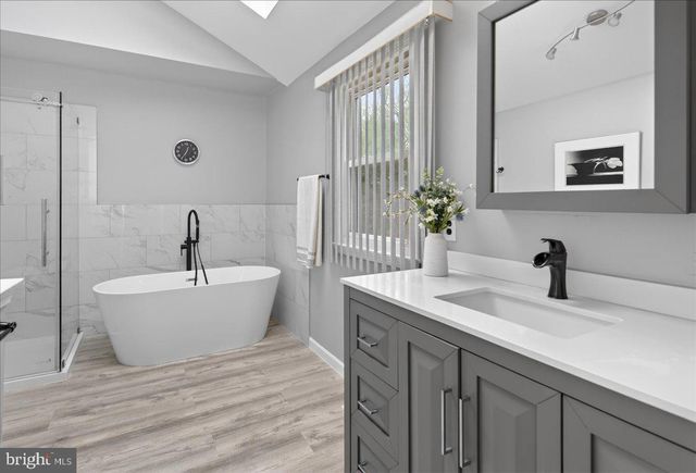 43 SARATOGA DR, West Windsor, NJ 08550