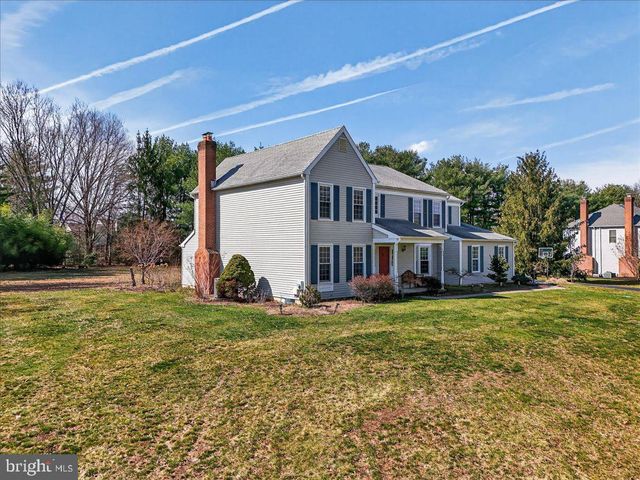 43 SARATOGA DR, West Windsor, NJ 08550