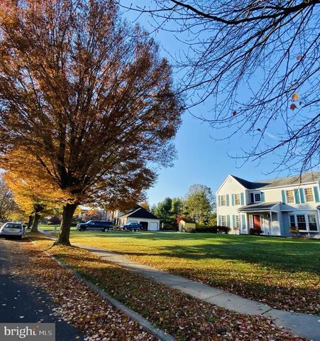 43 SARATOGA DR, West Windsor, NJ 08550