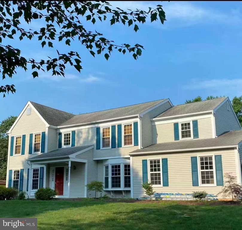 43 SARATOGA DR, West Windsor, NJ 08550