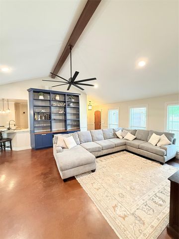 252 Sunday DR, Burnet, TX 78611