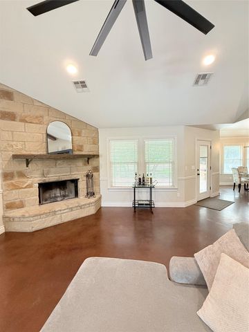 252 Sunday DR, Burnet, TX 78611