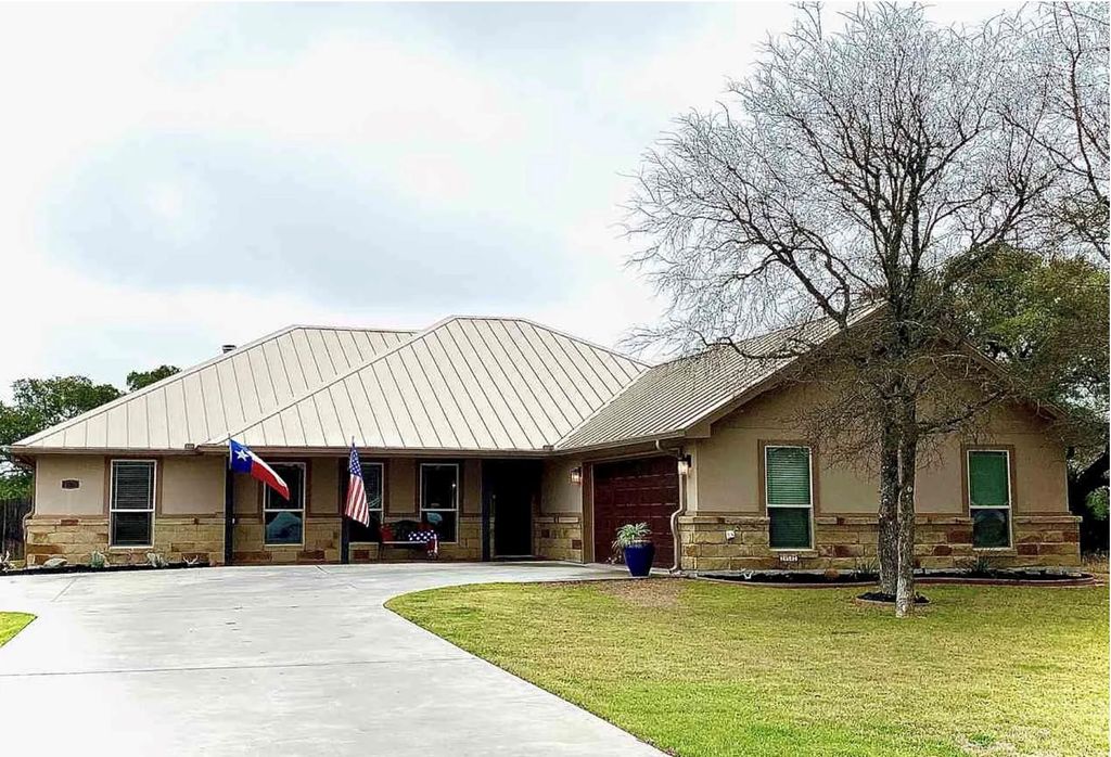 252 Sunday DR, Burnet, TX 78611