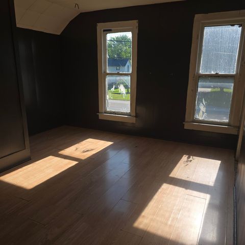 93 State Park Drive, Bay City, MI 48706