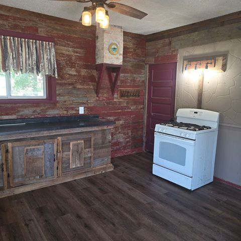 93 State Park Drive, Bay City, MI 48706