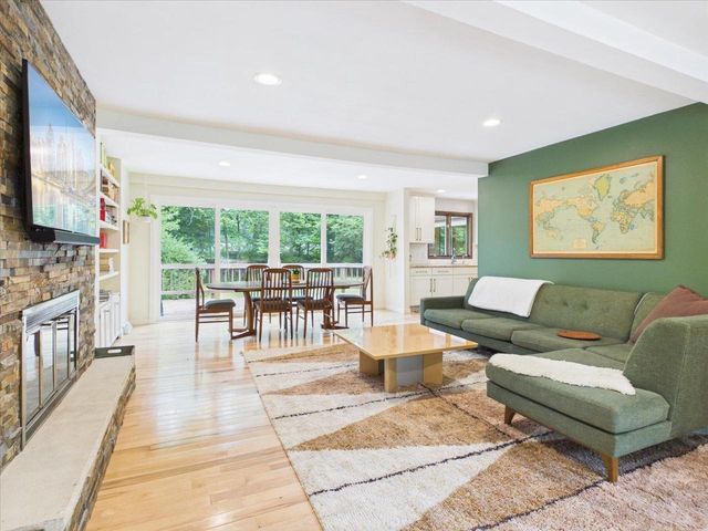 3776 Robin Hood Way, Madison, WI 53718