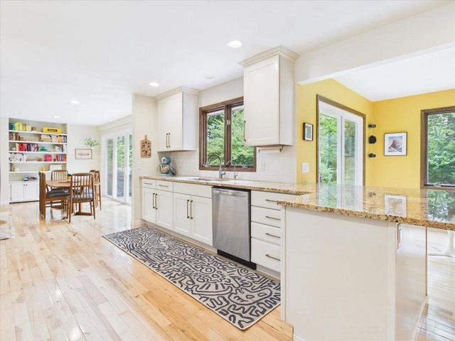 3776 Robin Hood Way, Madison, WI 53718
