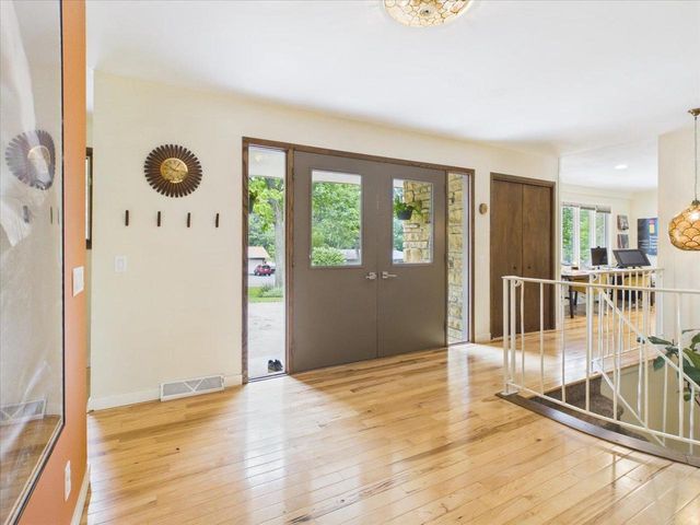 3776 Robin Hood Way, Madison, WI 53718