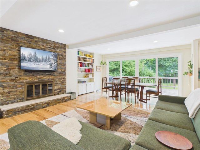 3776 Robin Hood Way, Madison, WI 53718