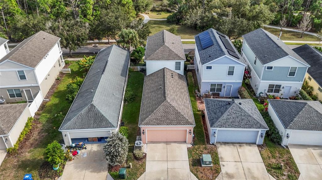 Image 24 of property listing at 12520 SHIMMERING OAK CIRCLE, Venice, FL 34293