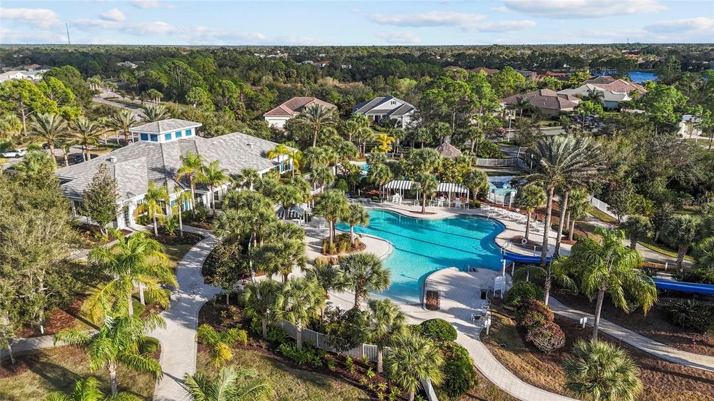 Image 27 of property listing at 12520 SHIMMERING OAK CIRCLE, Venice, FL 34293