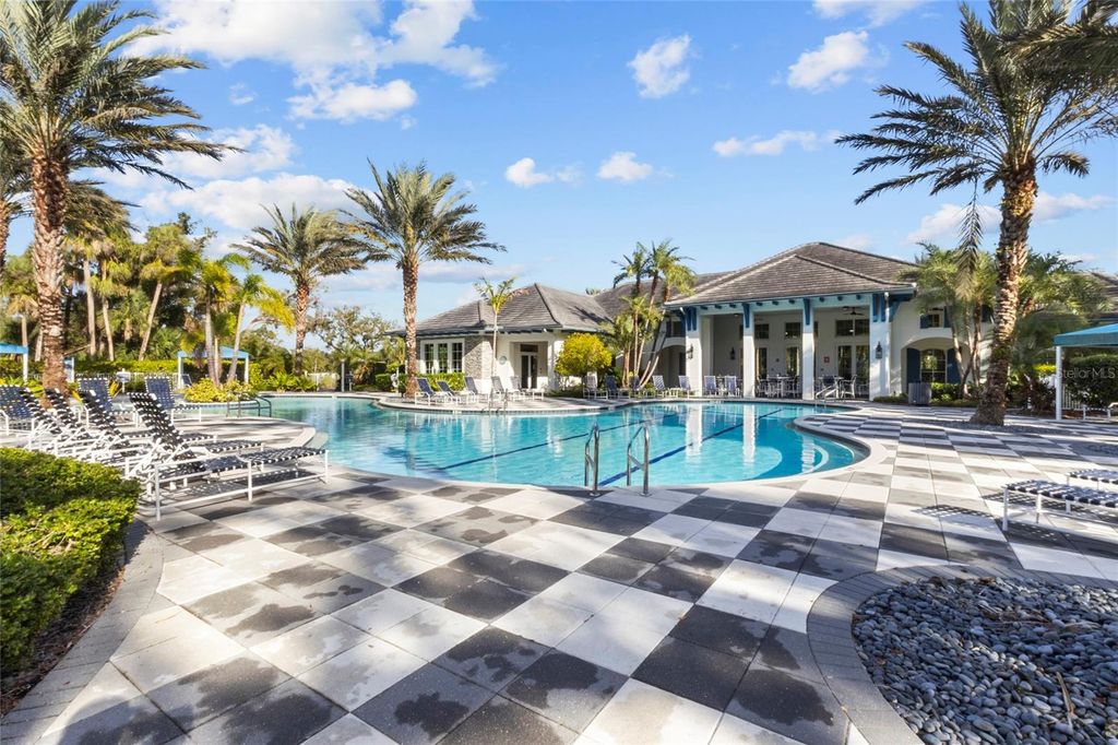 Image 38 of property listing at 12520 SHIMMERING OAK CIRCLE, Venice, FL 34293