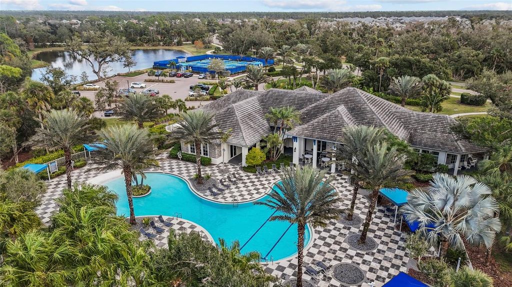 Image 41 of property listing at 12520 SHIMMERING OAK CIRCLE, Venice, FL 34293