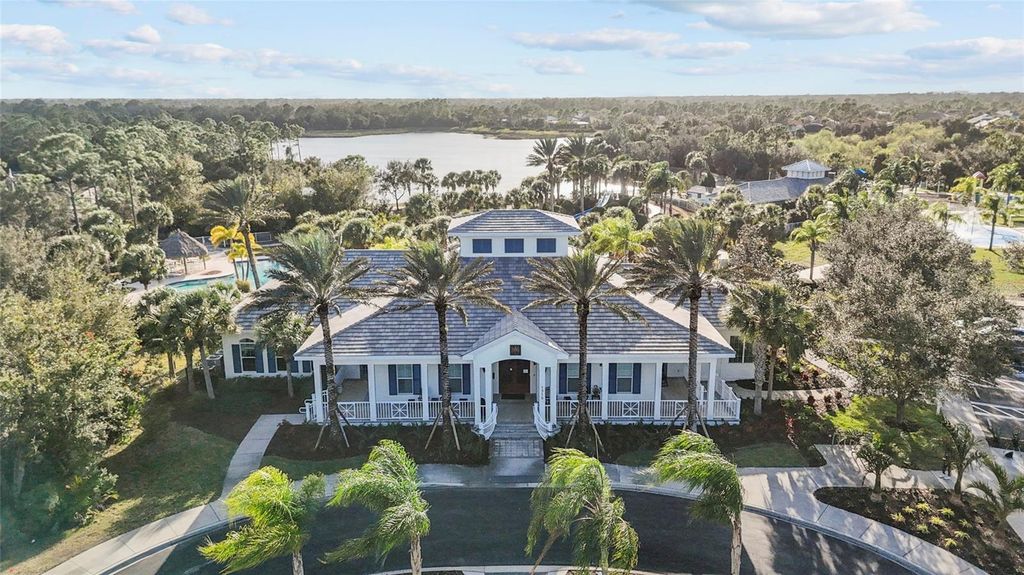 Image 43 of property listing at 12520 SHIMMERING OAK CIRCLE, Venice, FL 34293