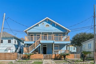 1712 19th 1, Galveston, TX 77550