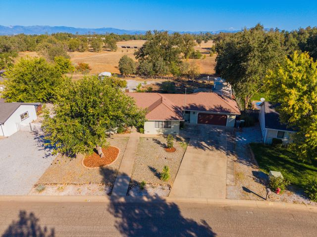 7213 Amigo Way, Redding, CA 96002