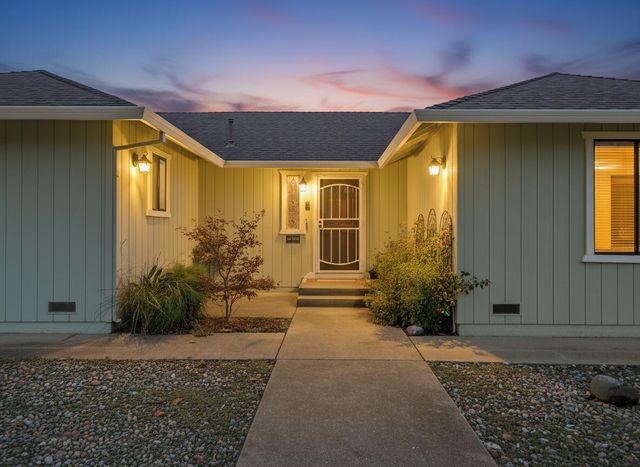 7213 Amigo Way, Redding, CA 96002