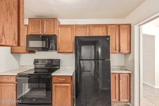 970 N Dodge Boulevard, Tucson, AZ 85716