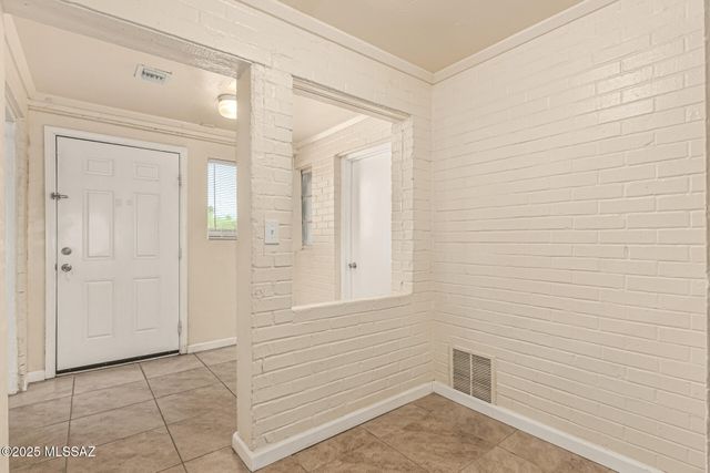 970 N Dodge Boulevard, Tucson, AZ 85716