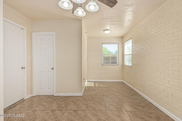 970 N Dodge Boulevard, Tucson, AZ 85716