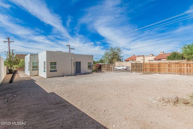 970 N Dodge Boulevard, Tucson, AZ 85716