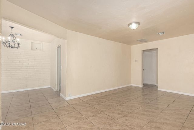 970 N Dodge Boulevard, Tucson, AZ 85716