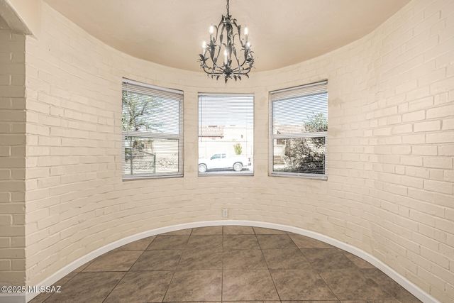 970 N Dodge Boulevard, Tucson, AZ 85716