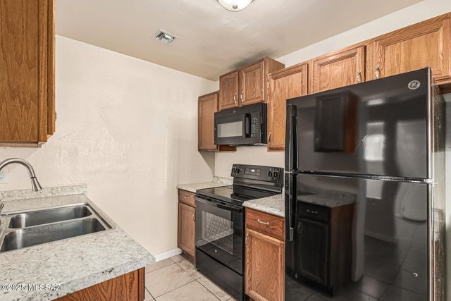 970 N Dodge Boulevard, Tucson, AZ 85716