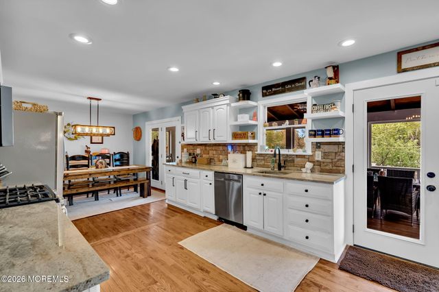 4 Oak Leaf Lane, Toms River, NJ 08755