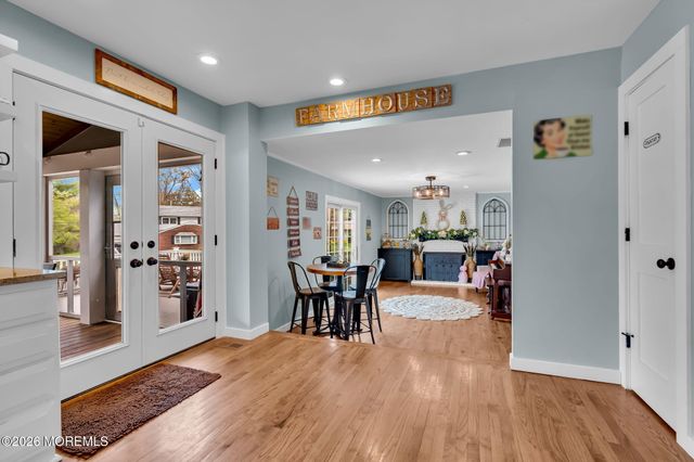 4 Oak Leaf Lane, Toms River, NJ 08755