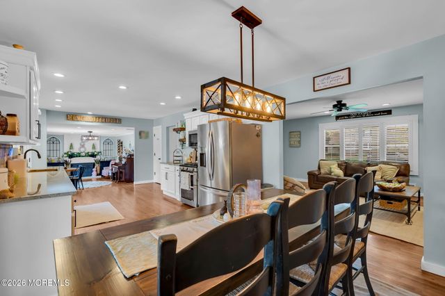 4 Oak Leaf Lane, Toms River, NJ 08755