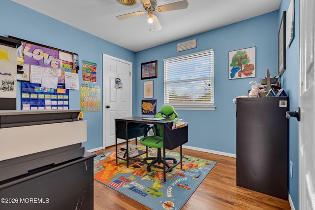 4 Oak Leaf Lane, Toms River, NJ 08755