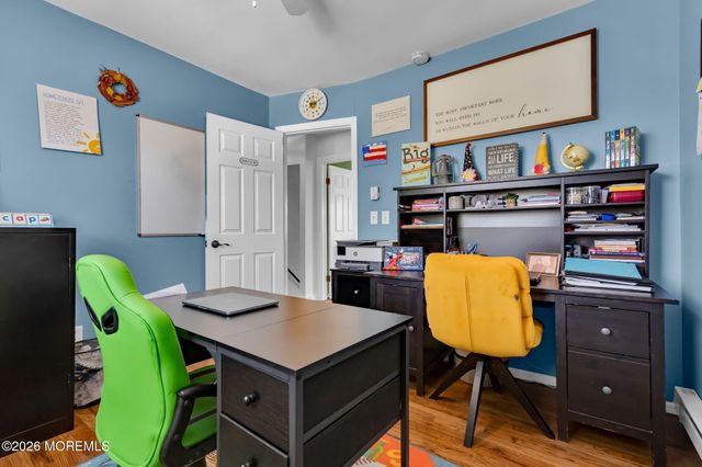 4 Oak Leaf Lane, Toms River, NJ 08755