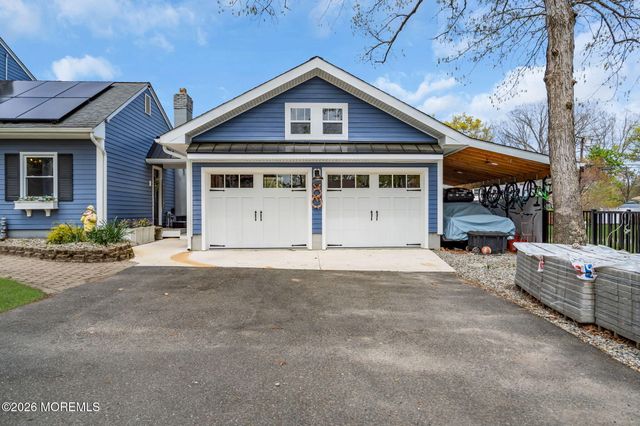 4 Oak Leaf Lane, Toms River, NJ 08755