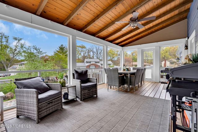 4 Oak Leaf Lane, Toms River, NJ 08755