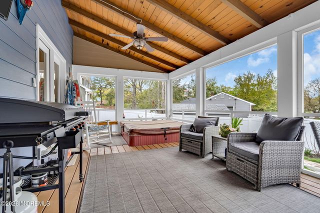 4 Oak Leaf Lane, Toms River, NJ 08755