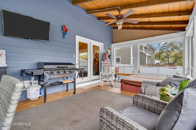 4 Oak Leaf Lane, Toms River, NJ 08755