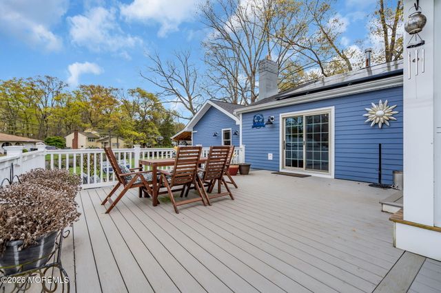 4 Oak Leaf Lane, Toms River, NJ 08755