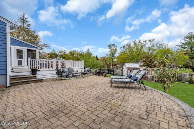4 Oak Leaf Lane, Toms River, NJ 08755