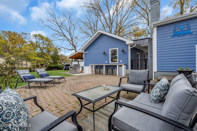 4 Oak Leaf Lane, Toms River, NJ 08755