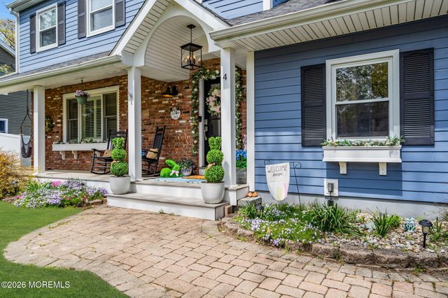 4 Oak Leaf Lane, Toms River, NJ 08755