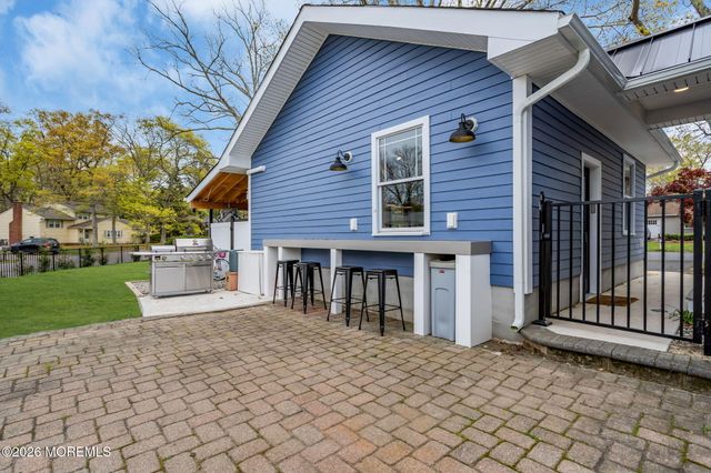 4 Oak Leaf Lane, Toms River, NJ 08755