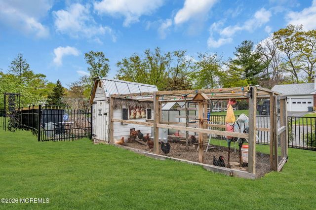4 Oak Leaf Lane, Toms River, NJ 08755