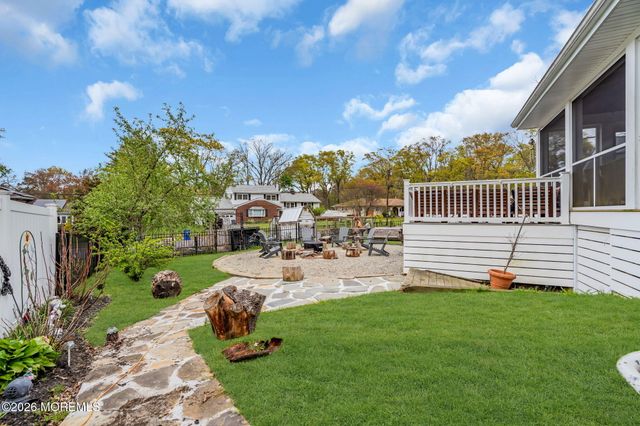4 Oak Leaf Lane, Toms River, NJ 08755